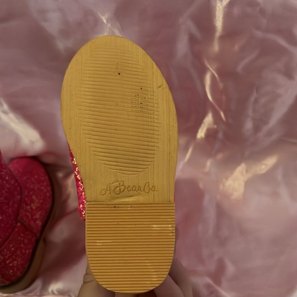 A Bear Co. Girls PINK sparkly boots! Super cute only work once for photos - Picture 4 of 4